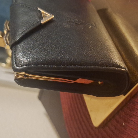 Vintage YSL Compact Kiss Lock Leather Bifold Wallet - Picture 3 of 10